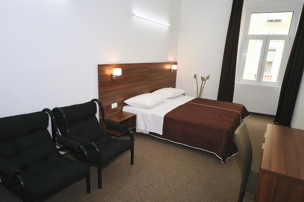 Riva Rooms Rijeka Pokoj fotografie